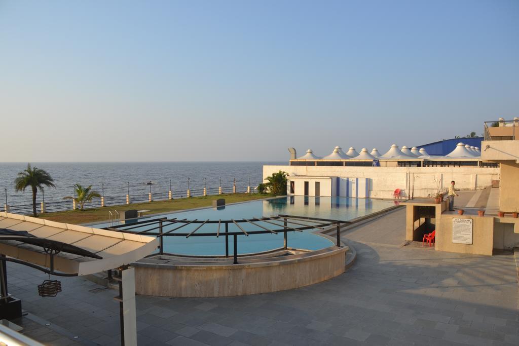 Sea Rock Inn Daman Exterior foto